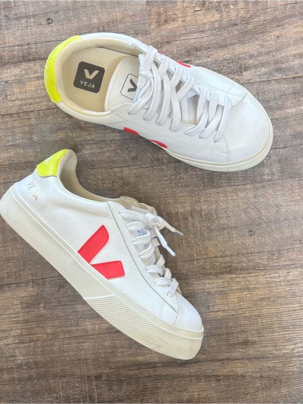 VEJA Campo White Leather Sneakers Neon Pink V Logo Women’s US 4 EU35